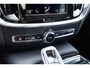 Volvo V60 2.0 T8 Twin Engine AWD Inscription | Plug-in Hybrid (PHEV) | Achteruitrijcamera | Parkeersensoren | Cruise Control Adaptief | BLIS | Elektrische Achterklep | Elektrisch Verstelbare Stoel | Navigatie |