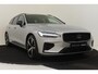 Volvo V60 T6 PLUG-IN HYBRID AWD ULTRA DARK *VOL!* -PANO.DAK|BOWERS&WILKNS|360°CAM|19"|HEAD-UP DISP.|SPORTSTOELEN|BLACK.BADGE