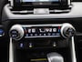 Toyota RAV4 2.5 Hybrid AWD Bi-Tone | Trekhaak | Panorama dak | LMV | Automaat | Half Leder | Parkeer sensoren | Elec. achterklep | Navigatie | Camera | Climate control | Stoel verwarming | Cruise control |