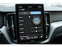 Volvo XC60 2.0 T8 Plug-in hybrid AWD Ultra Executive Ed. | Bowers & Wilkins | Head-up Display | Luchtvering | Gelaagde Zijruiten | Panoramisch Schuif-/Kanteldak | Visual Park Assist incl. 360° Camera | Nappa Lederen Bekleding | Stoelventilatie Voorin | Stuurverwarming | Stoelverwarming Voor en Achter | Massagefunctie Voorin | 21-Inch Lichtmetalen Velgen | Adaptieve Cruise Control | Pilot Assist | BLIS | Elektrische Achterklep | Elektrisch Verstelbare Voorstoelen Met Memory | Getint Glas | Charcoal Hemelbekleding |