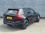 Volvo XC60 2.0 T6 Plug-in Hybrid AWD Plus Black Edition | PHEV Long Range | Harman Kardon Audio | Panoramadak | Sportstoelen | Keyless Entry | Elektrische Achterklep | Navigatie | Apple Carplay | Android Auto | Elektrisch Verstelbare Voorstoelen