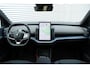 Volvo EX30 P5 Long Range Plus Europa 69 kWh | Dak Hoogglans Zwart | Elektrische Achterklep | Getint Glas | Adaptieve Cruise Control | Pilot Assist | Harman/Kardon | Elektrisch Verstelbare Voorstoelen | Stuurverwarming | Stoelverwarming | Keyless | BLIS | Parkeersensoren Voor en Achter | Achteruitrijcamera | Google |