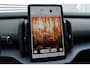 Volvo EX30 P5 Long Range Plus Europa 69 kWh | Dak Hoogglans Zwart | Elektrische Achterklep | Getint Glas | Adaptieve Cruise Control | Pilot Assist | Harman/Kardon | Elektrisch Verstelbare Voorstoelen | Stuurverwarming | Stoelverwarming | Keyless | BLIS | Parkeersensoren Voor en Achter | Achteruitrijcamera | Google |