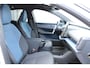 Volvo EX30 P5 Long Range Plus Europa 69 kWh | Dak Hoogglans Zwart | Elektrische Achterklep | Getint Glas | Adaptieve Cruise Control | Pilot Assist | Harman/Kardon | Elektrisch Verstelbare Voorstoelen | Stuurverwarming | Stoelverwarming | Keyless | BLIS | Parkeersensoren Voor en Achter | Achteruitrijcamera | Google |