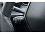 Peugeot 2008 1.2T 100pk Allure | Apple Carplay - Android Auto | Climate Control | Lichtmetalen Velgen | Parkeersensoren Achter | DAB | LED Verlichting