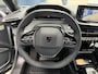 Peugeot 2008 1.2 Hybrid 145 Allure | Bouwjaar 2026 | Tot 8 jaar Garantie | Navigatie | Keyless entry | Adaptieve Cruise Control | 360 Graden Camera | Draadloos Telefoonlader | Parkeersensoren V+A | Hoge Zitpositie | Dode Hoek Detectie |Hybride Elektrisch rijden met Automaat | Climate Control | LED Verlichting | 17" Lichtmetalen Velgen |