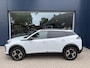 Peugeot 2008 1.2 Hybrid 145 Allure | Bouwjaar 2026 | Tot 8 jaar Garantie | Navigatie | Keyless entry | Adaptieve Cruise Control | 360 Graden Camera | Draadloos Telefoonlader | Parkeersensoren V+A | Hoge Zitpositie | Dode Hoek Detectie |Hybride Elektrisch rijden met Automaat | Climate Control | LED Verlichting | 17" Lichtmetalen Velgen |