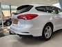 Ford Focus Wagon 1.0 EcoBoost Trend Edition Business,Navigatie,Achteruitrijcamera,Spraakbediening,Elektrische-Trekhaak,Airco&Cruiscontrol,V&A Sensoren,DAB,Telefoonlader,16 Inch Lmv