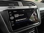 Volkswagen Tiguan 2.0 TSI 4Motion Highline Business R | Trekhaak | Panoramadak | Dealer onderhouden | Adaptieve cruise | Full LED |