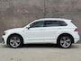 Volkswagen Tiguan 2.0 TSI 4Motion Highline Business R | Trekhaak | Panoramadak | Dealer onderhouden | Adaptieve cruise | Full LED |