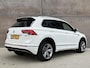 Volkswagen Tiguan 2.0 TSI 4Motion Highline Business R | Trekhaak | Panoramadak | Dealer onderhouden | Adaptieve cruise | Full LED |