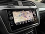 Volkswagen Tiguan 2.0 TSI 4Motion Highline Business R | Trekhaak | Panoramadak | Dealer onderhouden | Adaptieve cruise | Full LED |