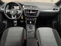 Volkswagen Tiguan 2.0 TSI 4Motion Highline Business R | Trekhaak | Panoramadak | Dealer onderhouden | Adaptieve cruise | Full LED |