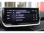 Peugeot 2008 1.2 100PK ALLURE | TREKHAAK | CAMERA VOOR + ACHTER | NAVIGATIE | DRAADLOZE APPLE CARPLAY/ANDROID AUTO | LED KOPLAMPEN | ALL SEASON BANDEN | ADAPTIVE CRUISE CONTROL | DODEHOEK BEWAKING |
