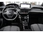 Peugeot 2008 1.2 100PK ALLURE | TREKHAAK | CAMERA VOOR + ACHTER | NAVIGATIE | DRAADLOZE APPLE CARPLAY/ANDROID AUTO | LED KOPLAMPEN | ALL SEASON BANDEN | ADAPTIVE CRUISE CONTROL | DODEHOEK BEWAKING |