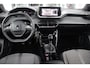 Peugeot 2008 1.2 100PK ALLURE | TREKHAAK | CAMERA VOOR + ACHTER | NAVIGATIE | DRAADLOZE APPLE CARPLAY/ANDROID AUTO | LED KOPLAMPEN | ALL SEASON BANDEN | ADAPTIVE CRUISE CONTROL | DODEHOEK DETECTIE | CLIMATE CONTROL | DAB+ RADIO |