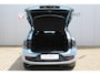 Ford Explorer Extended Range AWD 79 kWh-250kW. Vierwielaandrijving ! Fabrieksgarantie t/m 24-10-2029 ! Slechts 9.600km ! Autm. airco, HUD, stoel-en stuurwiel verw., elektr. achterklep, side- en lane assist, navigatie, telefoonvoorb. etc.