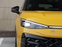 Volkswagen T-Roc R-Line First Edition 1.5 eTSI 110 kW / 150 PK SUV | Panoramadak | Trekhaak | Matrix | Harman Kardon | Black Style | Navigatie | Elektrische Klep |