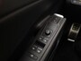 Volkswagen T-Roc R-Line First Edition 1.5 eTSI 110 kW / 150 PK SUV | Panoramadak | Trekhaak | Matrix | Harman Kardon | Black Style | Navigatie | Elektrische Klep |