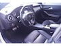 Mercedes-Benz CLA 200 Ambition 2e eigen. NAP AMG-pakket LED-verlichting bestuurdersstoel electr.verstelbaar met memory schakelflippers a/h stuur 18"-lmv PDC v+a stoelverwarming panodak lederen-bekleding navigatie
