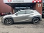 Lexus UX 250h Luxury Line DEALER ONDERHOUDEN!! // FULL LED // ADAPTIVE CRUISE // KEYLESS // NAVI // CAMERA // STOEL + STUURWIELVERWARMING // TREKHAAK!!