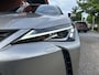 Lexus UX 250h Luxury Line DEALER ONDERHOUDEN!! // FULL LED // ADAPTIVE CRUISE // KEYLESS // NAVI // CAMERA // STOEL + STUURWIELVERWARMING // TREKHAAK!!