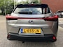 Lexus UX 250h Luxury Line DEALER ONDERHOUDEN!! // FULL LED // ADAPTIVE CRUISE // KEYLESS // NAVI // CAMERA // STOEL + STUURWIELVERWARMING // TREKHAAK!!