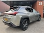 Lexus UX 250h Luxury Line DEALER ONDERHOUDEN!! // FULL LED // ADAPTIVE CRUISE // KEYLESS // NAVI // CAMERA // STOEL + STUURWIELVERWARMING // TREKHAAK!!