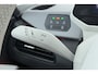 Volkswagen ID.3 First Plus 58 kWh | Trekhaak | Org NL | CarPlay | Stoelverwarming | Navigatie | Camera | PDC | LED Matrix |