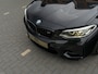 BMW M2 2-serie Coupé DCT 370PK NIEUWSTAAT I NL-AUTO I NAP I DEALER-ONDERHOUDEN I I 19" I Harman kardon I Leer I Schuifdak I Memory I Camera I Led I Carplay I Carbon I
