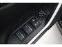 Toyota RAV4 2.5 Plug-in Hybrid AWD Style | Dodehoek detectie | Head-up display | Navigatie | Apple Carplay / Android Auto | Stoel-/stuurverwarming | Digitale binnenspiegel | Adaptive Cruise | Keyless | Parkeersensoren voor/achter | Camera | 18 inch