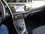 Toyota Auris 1.8 Hybrid 136pk Aut Dynamic bij Toyota specialist, rijklaar met 12 maanden garantie