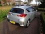 Toyota Auris 1.8 Hybrid 136pk Aut Dynamic bij Toyota specialist, rijklaar met 12 maanden garantie
