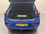 Volkswagen T-Roc 1.5 TSi 3x R-line Automaat-Afn.Trekhaak-Navigatie-Adapt.Cr.contr-Clima-Carplay-Camera-Stoelverwarming-Parkeersensoren-Lm18''velgen