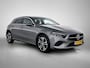 Mercedes-Benz A-klasse 250 e Business Plug-In Hybride Parkeerpakket met achteruitrijcamera | Ledkoplampen | Stoelverwarming voor Inclusief 24 maanden MB Certified garantie voor Europa.