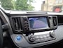 Toyota RAV4 2.5 VVT-i Hybrid 197pk AWD Aut Edition met 1650 kg trekgewicht, rijklaar met dealeronderhoud en 12 maanden BOVAG garantie.