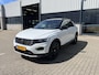 Volkswagen T-Roc 1.5 TSI Sport Business R | 150PK/Voll.Historie/Navi/Pano.Dak/Adapt.Cruise/Camera/Stoelverw./19"/Sfeerverl./Apple CarPlay-Android Auto