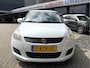 Suzuki Swift 1.2 Bandit EASSS 95 Pk 4-cilinder Benzine * PRACHTIGE AUTOMOBIEL * * Airco * Trekhaak * Stoelverwarming * Cruise Control * Kilometer Autopas * Vingerhoets; Vierde Generatie Eersteklas Service. Al meer dan 100 jaar een begrip in de Brabantse Kempen.