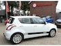 Suzuki Swift 1.2 Bandit EASSS 95 Pk 4-cilinder Benzine * PRACHTIGE AUTOMOBIEL * * Airco * Trekhaak * Stoelverwarming * Cruise Control * Kilometer Autopas * Vingerhoets; Vierde Generatie Eersteklas Service. Al meer dan 100 jaar een begrip in de Brabantse Kempen.