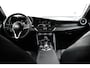 Alfa Romeo Giulia 2.0T | Camera | Stoelverwarming | Elek. Stoelen | Trekhaak