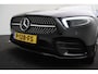 Mercedes-Benz A-klasse 250 e Premium Plus 2020 | 360 Graden Camera | Cruise Control | Burmester | Elektrische Memory Seats | Sfeer Verlichting | Boekjes | 2 Sleutels Keyless | DAB Radio | Laadkabels