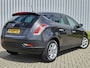 Lancia Delta 1.4 M.air Silver /Dealer Onderhouden/Cruise/Airco!
