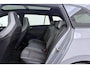 Volkswagen Golf Variant 1.5 eTSI R-Line Business+ | 3-zone climate | Panoramadak | Adapt. Cruise | CarPlay | Virtual Cockpit |