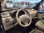 Renault Kangoo Rolstoelauto Automaat - Rolstoel voorin Handbedrijfsrem (HBR) + Segmentgas (SG)