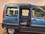 Renault Kangoo Rolstoelauto Automaat - Rolstoel voorin Handbedrijfsrem (HBR) + Segmentgas (SG)