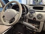 Renault Kangoo Rolstoelauto Automaat - Rolstoel voorin Handbedrijfsrem (HBR) + Segmentgas (SG)