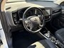Mitsubishi Outlander 2.4 PHEV Intense+ / 8 jaar Garantie / Afneembare Trekhaak 1.500 KG Trekgewicht / Dealer Onderhouden / Camera / Apple Carplay Android Auto / Elektrisch Verstelbare Stoel / Navigatie / Stoel Verwarming / Keyless Entree/Start /