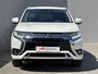 Mitsubishi Outlander 2.4 PHEV Intense+ / 8 jaar Garantie / Afneembare Trekhaak 1.500 KG Trekgewicht / Dealer Onderhouden / Camera / Apple Carplay Android Auto / Elektrisch Verstelbare Stoel / Navigatie / Stoel Verwarming / Keyless Entree/Start /