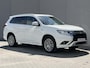 Mitsubishi Outlander 2.4 PHEV Intense+ / 8 jaar Garantie / Afneembare Trekhaak 1.500 KG Trekgewicht / Dealer Onderhouden / Camera / Apple Carplay Android Auto / Elektrisch Verstelbare Stoel / Navigatie / Stoel Verwarming / Keyless Entree/Start /