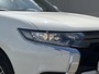 Mitsubishi Outlander 2.4 PHEV Intense+ / 8 jaar Garantie / Afneembare Trekhaak 1.500 KG Trekgewicht / Dealer Onderhouden / Camera / Apple Carplay Android Auto / Elektrisch Verstelbare Stoel / Navigatie / Stoel Verwarming / Keyless Entree/Start /